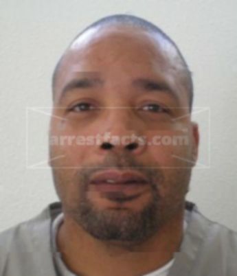 Lamar D Russell