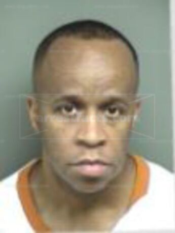Derrick L Briscoe