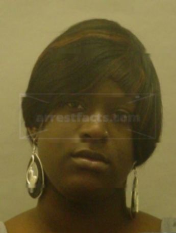 Monique L Green