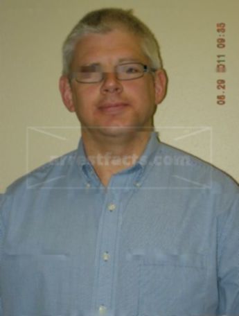 Kevin J Eckes