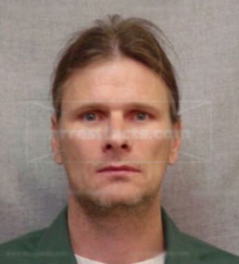 Larry T Knutson