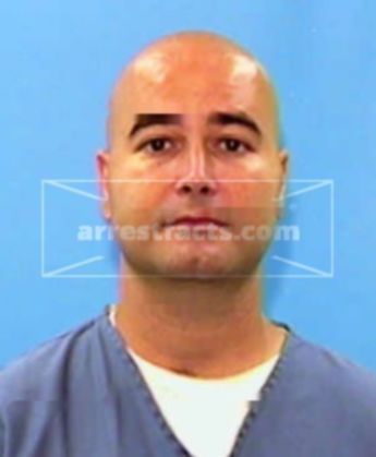 Luis J Munoz