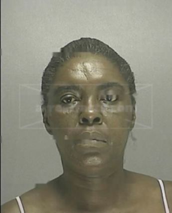 Phyllis E Banks