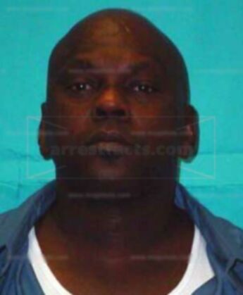 Lonnie J Vickers