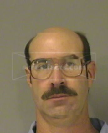 Elwyn R Duey
