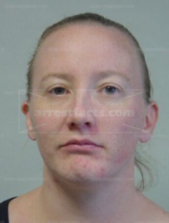 Julieann M Noyce