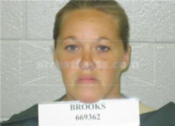 Jennifer L Brooks