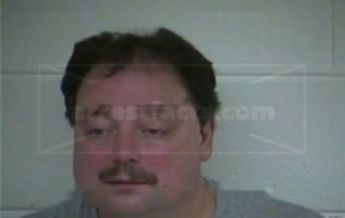 Robert E Eadens