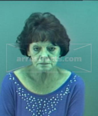 Vicki Hunt Courmier