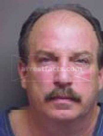 Dennis D Wiggins