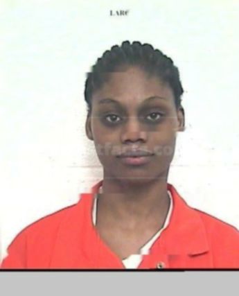 Marshae L Holloway