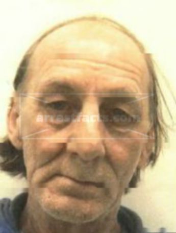 Lester L Peer