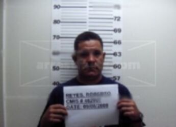 Roberto Reyes