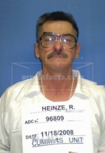 Roland B Heinze
