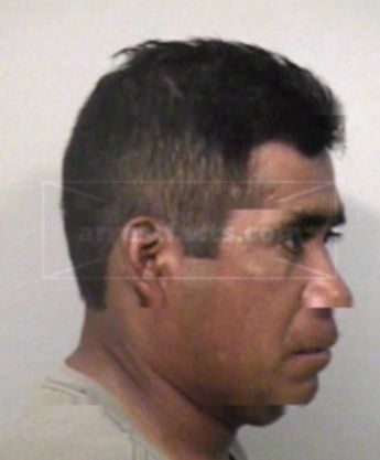 Leonardo J Hernandez