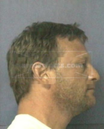 Larry W Mckelvey