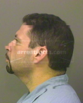 Robert Linarez