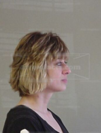 Melissa J Hutkowski