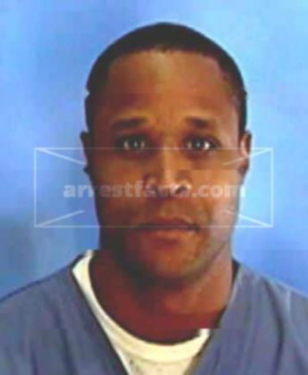 Lonnie D Coles