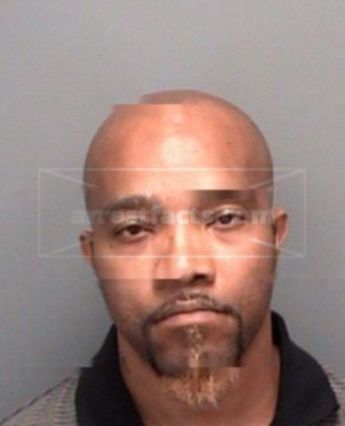 Dawrence E Roberts