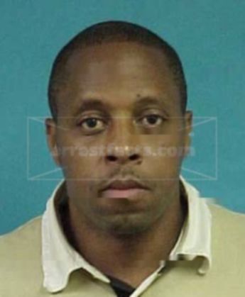 Darrell D Saulsberry