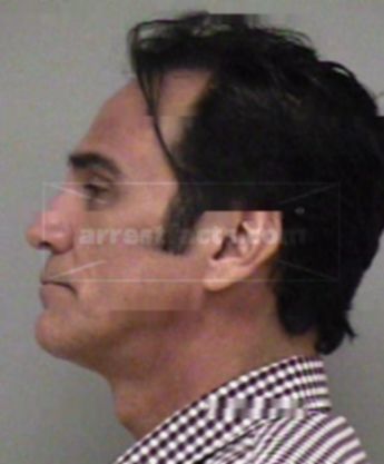 Johnnie R Ruiz