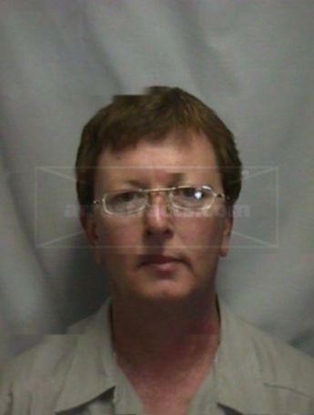 Arlie D Robnett