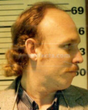 Daniel R Hutt