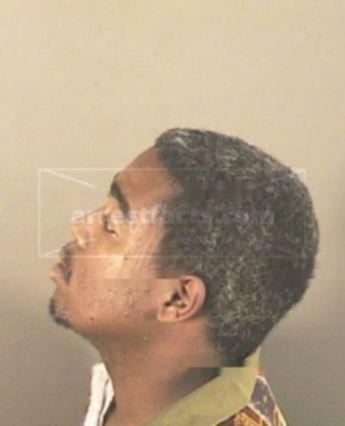 Byron D Cruz