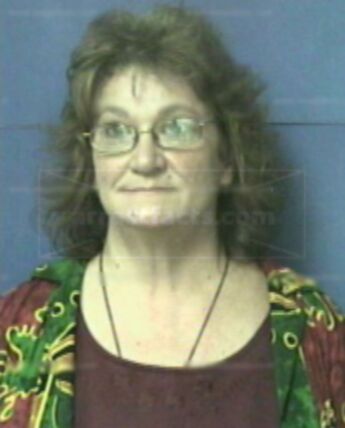Carolyn V Leonard