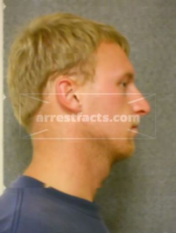 Travis J Henschel