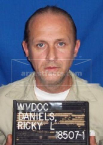 Ricky L Daniels