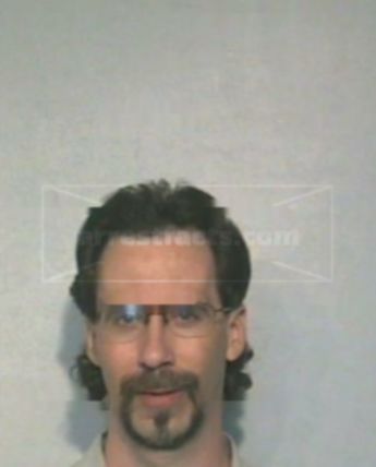 Lonnie R Briscoe