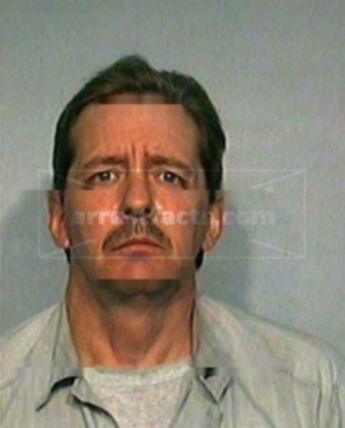 Earl R Holt