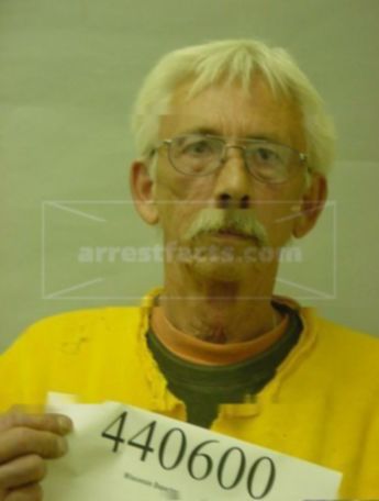 Robert B Kwasigroch
