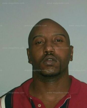 Bennie T Hollis