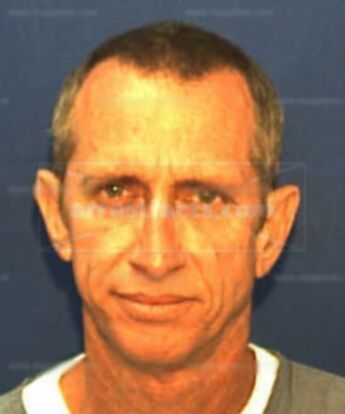 Darrell W Hale