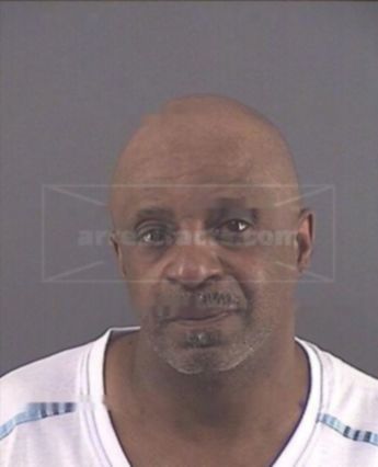 Tyrone E Smith