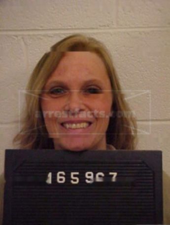 Leesa D Douthitt