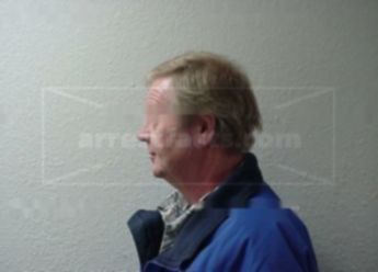 Larry D Voight