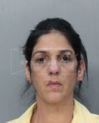Carmen M Robaina
