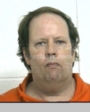 Robert E Capps