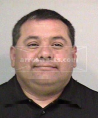 Louie V Aldama