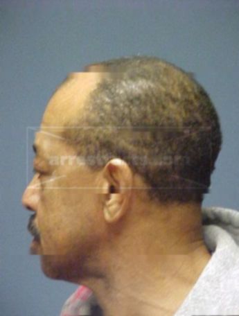 Lonnie R Rucker