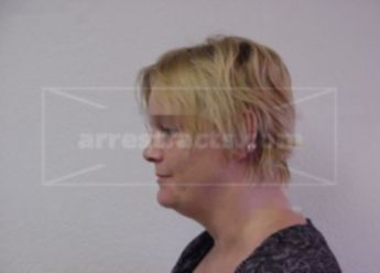 Lisa M Delarwelle