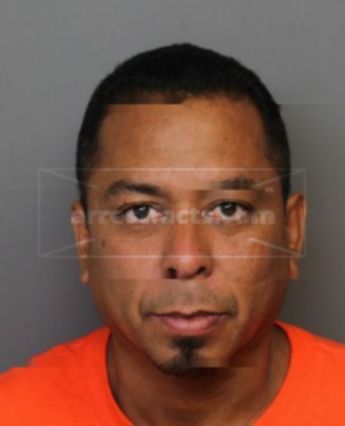Roger Sierra Gonzales