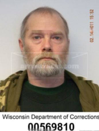 Daniel L Snyder