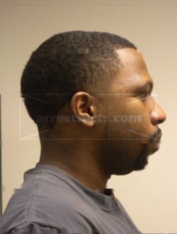 Darrius L Turner