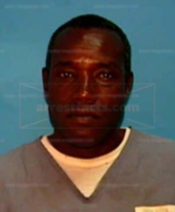 Reggie L Smith