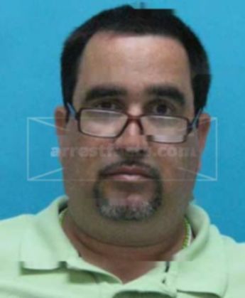Alberto R Correa